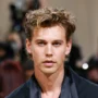Austin Butler Mengungkap Pengalaman Menantang Dalam Menghilangkan Aksen Elvis untuk Perannya dalam Masters of the Air