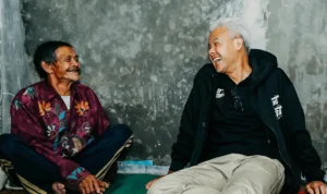 Ada salah satu kebiasaan unik yang sering dilakukan oleh Capres 03 Ganjar Pranowo yaitu sering menginap di rumah warga.