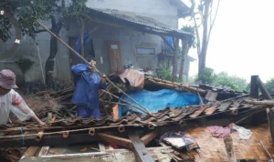Sedang Berada di Dapur, Ibu Rumah Tangga di Sukabumi Tertimpa Bangunan Sedang Berada di Dapur, Ibu Rumah Tangga di Sukabumi Tertimpa Bagunan