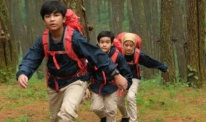 Tontonan Keluarga! Cek Jadwal Film Petualangan Anak Penangkap Hantu Hari Ini di Jakarta