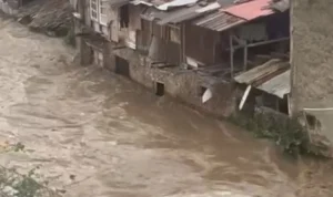 Sungai Cikapundung Meluap, Kawasan Braga Banjir Kendaraan Tak Bisa Melintas / Tangkapan Layar