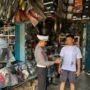 Polres Rejang Lebong, Bengkulu saat menyidak salah satu toko otomotif yang menjual knalpot brong, Rabu 9 Januari 2024.