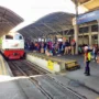 Kereta Api menuju Bandung dari Stasiun Gubeng Surabaya terdampak imbas kecelakan KA Turangga dengan KA Lokal Bandung Raya.