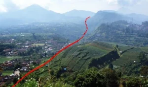 Sesar Lembang yang melintasi wilayah Bandung Raya.