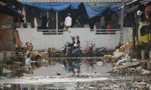 Terdapat genangan air di kawasan Pasar Induk Gedebage setelah hujan lebat, Rabu(3/1). Pandu Muslim/Jabar Ekspres