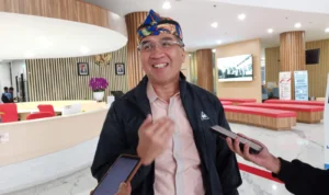 Dorong Pembangunan dan Peningkatan Kesejahteraan Kota Cimahi, Penyerahan DPA Tahun 2024 Doc. Pj Wali Kota Cimahi, Dicky Saromi saat Ditemui di Gedung Mal Pelayanan Publik (MPP) Cimahi (mong)