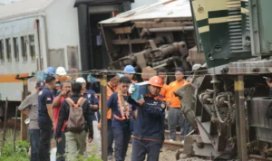 KNKT Lakukan Pencarian Black Box dan Investigasi Awal Kecelakaan Kereta Api di Cicalengka