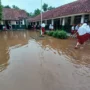 Hari Pertama Sekolah, Murid SDN Sukamanah 02 Jonggol Belajar di Rumah