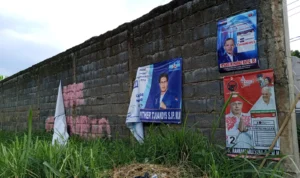 Kondisi Lingkungan Desa Sariwangi Cimahi Dipertanyakan, Calon Legislatif Dinilai Kurang Peduli Doc. Banyaknya Peserta Pemilu di Desa Sariwangi Perbatasan Cimahi-KBB yang Dirasa Kurang Peduli Lingkungan (mong)
