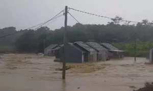 Jonggol Bogor Direndam Banjir, Ternyata 2 Hal Ini Penyebabnya! Perumahan Puti Asri 3, Desa Sukamaju, Kecamatan Jonggol Kabupaten Bogor yang terendam banjir, Minggu (7/1).