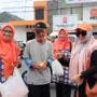 UNIK! PKS Kota Banjar Pakai Jeruk untuk Kampanye Menangkan AMIN PKS Kota Banjar saat membagikan buah jeruk dalam kampanye menangkan AMIN (8/1).