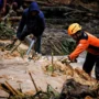Ist. Petugas tengah melakukan penangan akibat longsor yang terjadi di Kab. Subang. dok. Humas Pemprov Jabar.