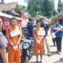 JF (30) dan DP (23), kedua pelaku dalam tewasnya pria berinisial S (54) yang merupakan driver taksi online, pada Selasa (9/1/2024) dihadirkan dalam reka adegan atau rekonstruksi dibalik tewasnya S.