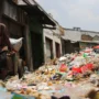 Kondisi sampah yang menggunung di Pasar Sehat Cileunyi (PSC).