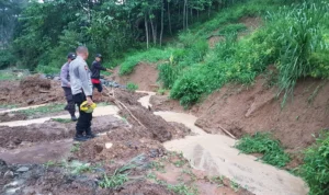 Tiga Anak di Sukabumi Tewas Tertimpa Longsoran di Kubangan Galian Tambang