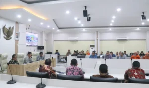 Pemkab Bogor dan Pemkot Bekasi Sepakat Tangani Masalah Sungai Cileungsi Pemkot Bekasi dan Pemkab Bogor saat merembukan terkait pencemaran di Sungai Cileungsi.