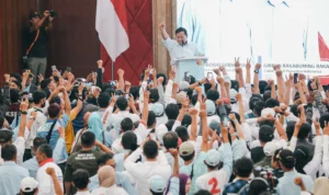 Capres No. 2, Prabowo Subianto, sat menghadiri Deklarasi Konfederasi Serikat Pekerja Nusantara (KSPN) di Bandung, 14 Januari 2024.