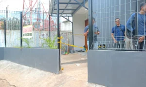 Pegawai Toko Bangunan di Bogor Ditemukan Tewas di Kamar Mandi, Kondisi Meringkuk dan Terlakban Lokasi meninggalnya pegawai toko bangunan di Kampung Kadupugur, Desa Cikeas Udik, Kecamatan Gunung Putri, Kabupaten Bogor, Selasa (16/1).