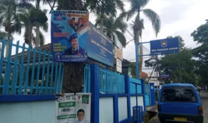 Maraknya Pelanggaran Pemasangan APK di Kawasan Pendidikan, Bawaslu Cimahi Lakukan Ini Doc. Pemasangan APK di Lingkungan Pendidikan (mong)