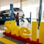 Intip Fasilitas Uji Emisi Hingga Isi Daya EV di Gerai Flagship Shell 