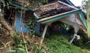 Dua dusun di Desa Sukaresmi, Kecamatan Rongga, KBB, rusak akibat bencana pergerakan tanah.