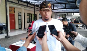 Tengah Disorot! Pembangunan SMPN 12 Pasirkaliki Tetap Jadi Prioritas Lurah Pasirkaliki, Andri Nurwantoro saat menjelaskan terkait pembangunan SMPN 12 Pasirkaliki.
