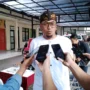 Lurah Pasirkaliki, Andri Nurwantoro saat menjelaskan terkait pembangunan SMPN 12 Pasirkaliki.