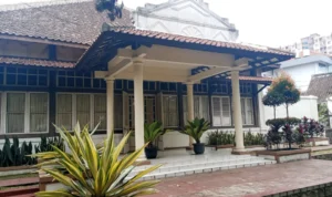 Berdiri Megah: Rumah Bersejarah di Cimahi yang Pernah Disambangi Ir. Soekarno (mong)