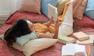 6 Rekomendasi Novel dengan Kisah Percintaan Remaja (ilustrasi: Freepik)