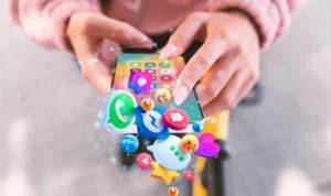Hati-Hati Oversharing di Media Sosial, Cek Bahayanya di Sini!