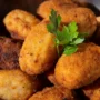 Coba Memasak Perkedel Kentang di Rumah dengan Resep Ini! (ilustrasi: Freepik)
