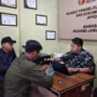 Lembaga Pemantau Pemilu KAMMI Jabar saat melapor ke Kantor Bawaslu Jabar, Jumat (26/01) petang.