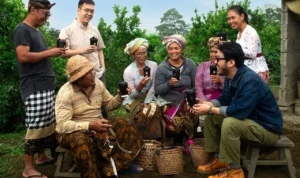 TOMORO COFFEE Dukung Petani Lokal dan Bawa Kopi Indonesia Mendunia melalui Master S.O.E. Series TOMORO COFFEE, merek rantai kopi dengan pertumbuhan tercepat di Indonesia, menghadirkan Master S.O.E. Series dengan biji kopi Bali Kintamanis dari Indonesia.