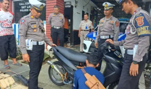 Polres Banjar Berhasil Sita Ratusan Knalpot Brong Polres Banjar Berhasil Sita Ratusan Knalpot Brong