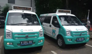Uji Coba Enam Bulan, Angkot Listrik Bakal Mengaspal di Kota Bogor Ilustrasi: Angkot Listrik di halaman parkir Balai Kota Bogor.