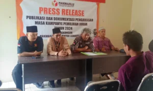 Kota Banjar Nihil Laporan Pelanggaran Kampanye Panwaslu Kecamatan Langensari, Kota Banjar saat menggelar konferensi pers, Selasa 30 Januari 2024.