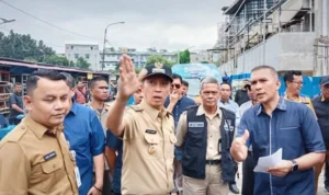 Wakil Wali Kota Bogor, Dedie A. Rachim bersama jajaran saat meninjau seumlah lokasi di kawasan Pasar Jambu Dua.