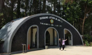 Dilema Pengembangan Wisata dan Hutan Konservasi Tahura Bandung Gerbang Taman Hutan Raya (Tahura) Ir. H. Djuanda, Kabupaten Bandung.