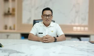 Gaji ASN dan P3K Naik: Kepala Badan Pengelolaan Keuangan dan Pendapatan Daerah (BPKPD) Kota Banjar, Asep Mulyana di ruang kerjanya, Rabu 31 Januari 2024.