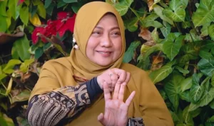 Penerapan Konsep Love Languages Dalam Rumah Tangga, Ala Dokter Aisyah Dahlan dr Aisyah Dahlan saat menejlaskan tentang konsep love languages. (Tangkapan layar Youtube @CURHAT BANG Denny Sumargo)