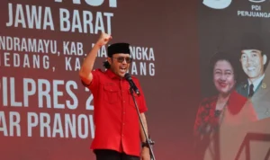Ketua DPD PDI Perjuangan Jabar Ono Surono berharap kemenangan Ganjar-Mahfud dan PDI Perjuangan dalam Pemilu 2024 menjadi kado terindah dalam HUT PDI Perjuangan yang jatuh pada 10 Januari 2024.