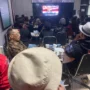 Para relawan dan kader pendukung pasangan calon nomor urut tiga, Ganjar-Mahfud saat nonton bareng debat Capres di Sekretariat TPD Jabar Ganjar-Mahfud, Jalan Pelajar Pejuang 45, Kota Bandung, Minggu 7 Januari 2024 malam.