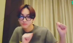 Jungwon ENHYPEN saat melakukan live sambil dangdutan. (Tiktok)