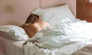 6 Manfaat Tidur Telanjang untuk Kesehatan dan Kehidupan Seksual 6 Manfaat Tidur Telanjang untuk Kesehatan dan Kehidupan Seksual