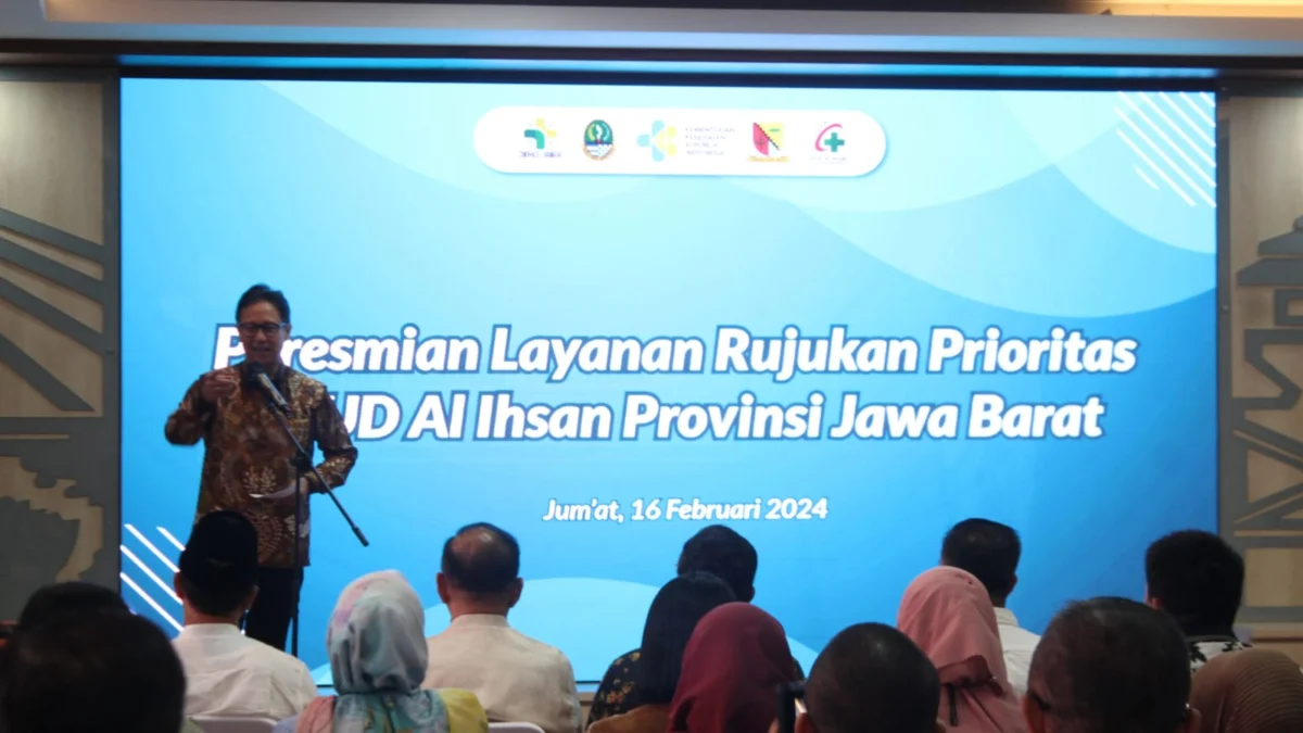 Menteri Kesehatan Budi Gunadi Sadikin saat berkunjung ke Rumah Sakit Umum Daerah (RSUD) Al Ihsan Jawa Barat, Jumat (16/02).