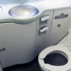 Terlalu Sering ke Toilet, Penumpang Akhirnya Diturunkan di Pesawat
