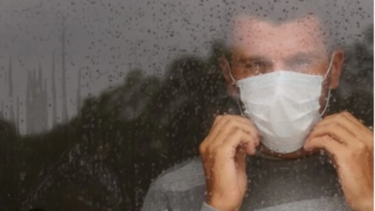 ILUSTRASI : Serangan virus saat musim hujan. (freepik)