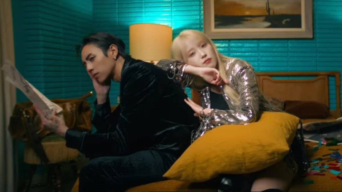 Salah satu scene dalam MV lagu IU 'Shopper' bersama DPR IAN. (Youtube IU Official)