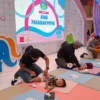 Acara Aku dan Ayah Happy Days Out dari Baby Happy Body Fit Pants yang diselenggarakan di Atrium 23 Paskal Shopping Center Bandung pada 24 - 25 Februari 2024, untuk melatih tumbuh kembang anak.