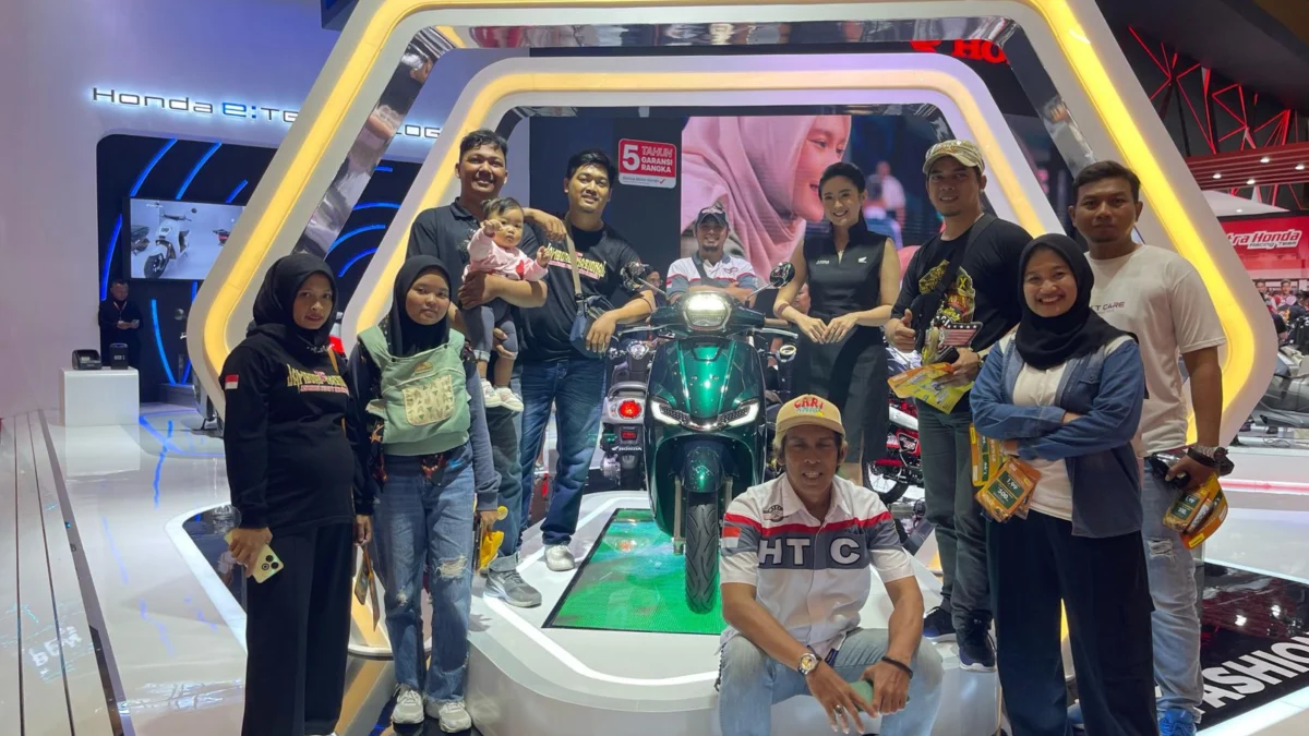 DAM Ajak Komunitas Sepeda Motor Honda Kunjungi IIMS 2024 Perwakilan beberapa Komunitas Sepeda Motor Honda saat mengunjungi IIMS 2024. (ist)